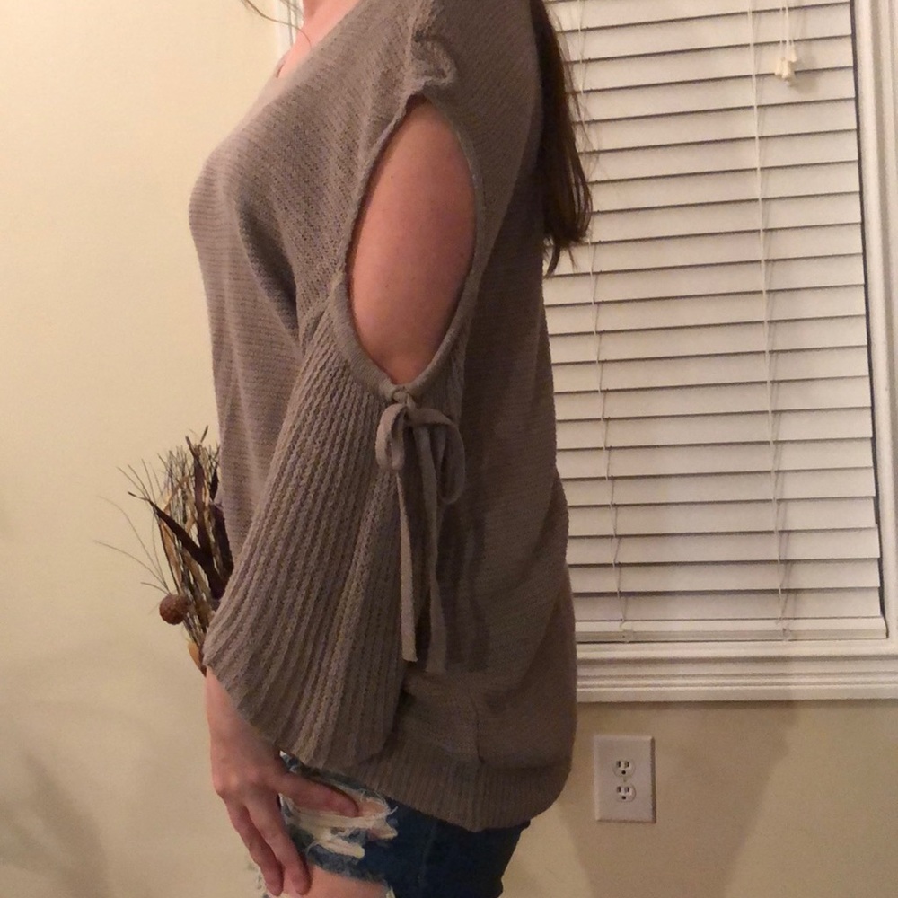 Sweater - Picture 2 of 5